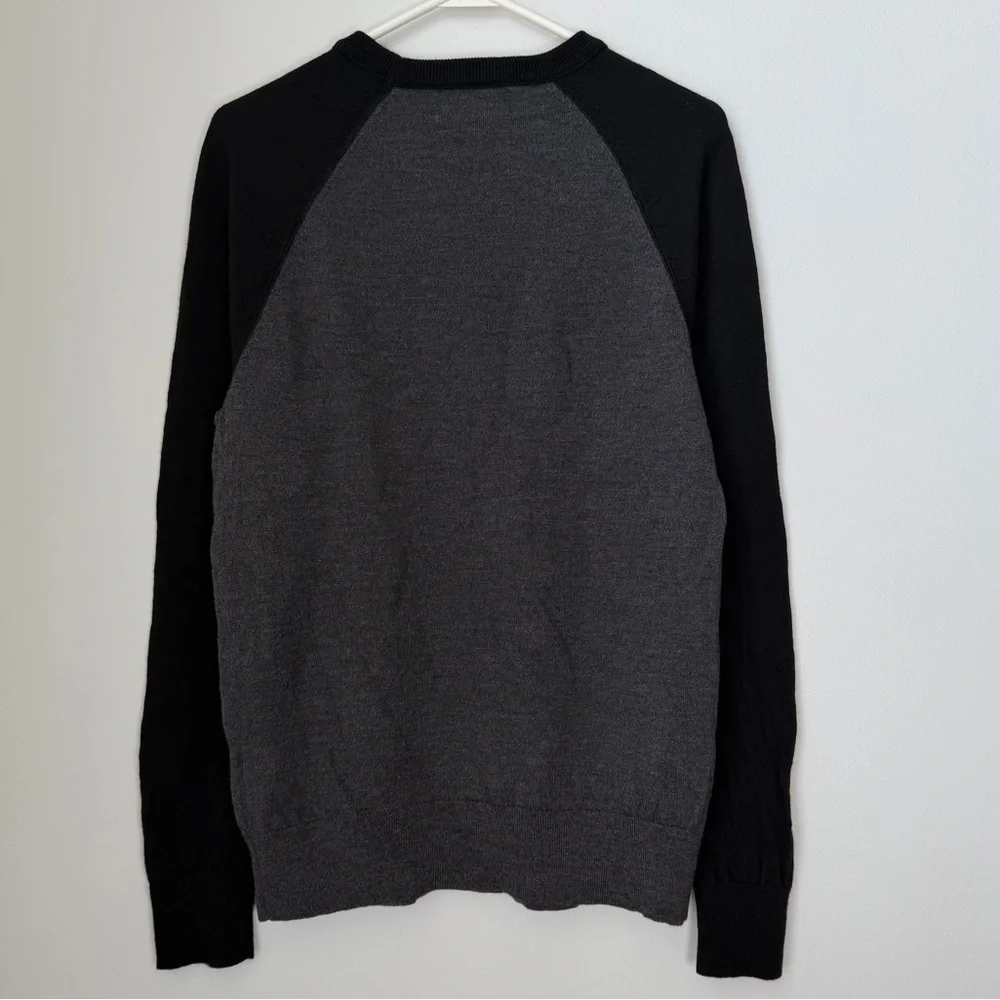 Banana Republic Baruffa Merino Wool Sweater in Gray and Black Size Medium
